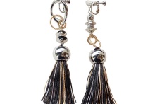 with tassel earring -Black-