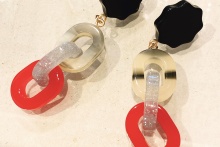 O/OVAL / イヤリング CHAIN EARRINGS【ER-036】RED MIX 金属アレルギー対応