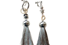 with tassel earring -Gray-