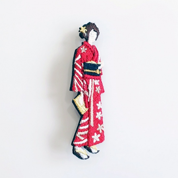 LM (エルム) / ブローチ 着物女子 / 立体刺繍アクセサリー レッド