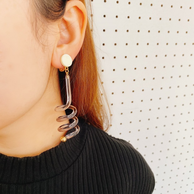 O/OVAL / ピアス【ER-035】GRAY 金属アレルギー対応