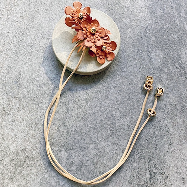 anniversary string PONY HOOK