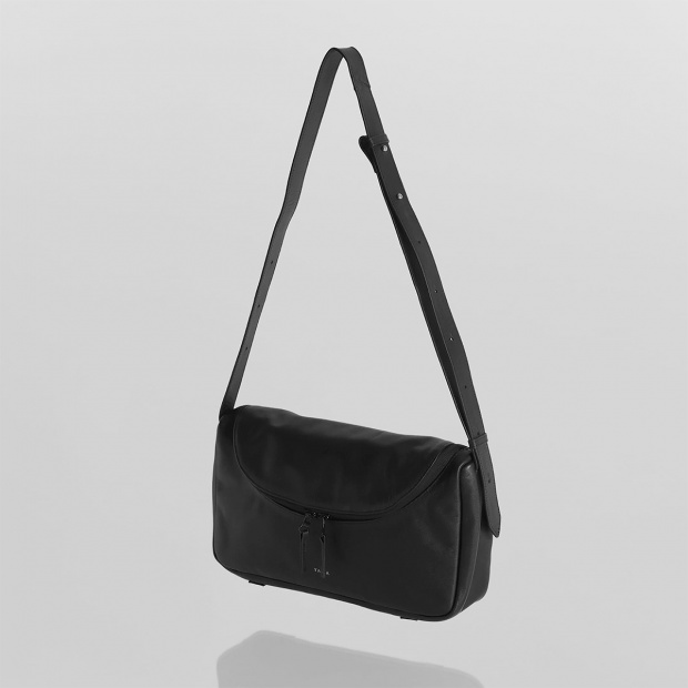 real leather round zip shoulder bag