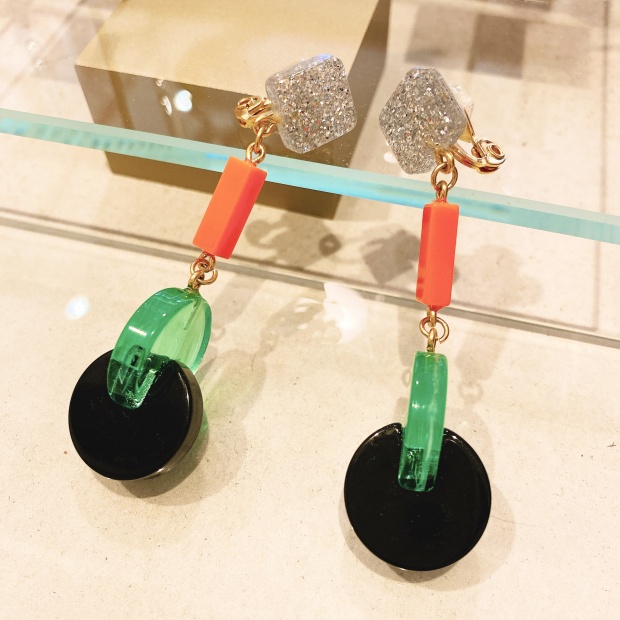 O/OVAL / イヤリング【ER-037】GREEN 金属アレルギー対応