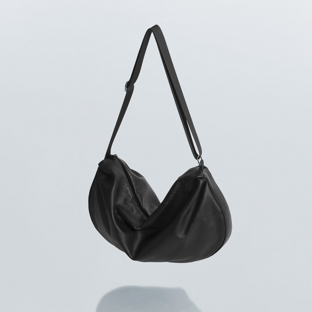 real leather big tuck design shoulder bag