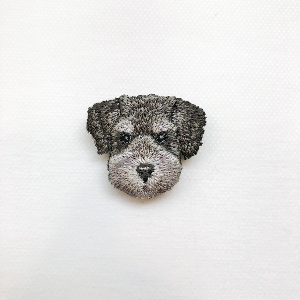 LM (エルム) / ブローチ シュナウザー ソルト & ペッパー / 立体刺繍アクセサリー グレー