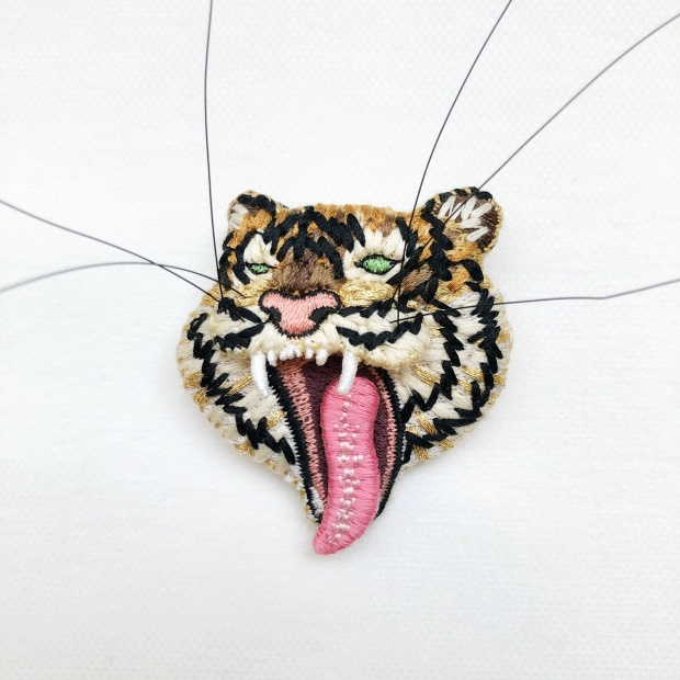 LM (エルム) / ブローチ トラ ナチュラル / 立体刺繍アクセサリー タイガー