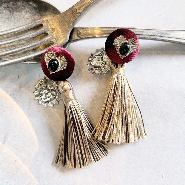 queen tassel pierce  -Bronze-